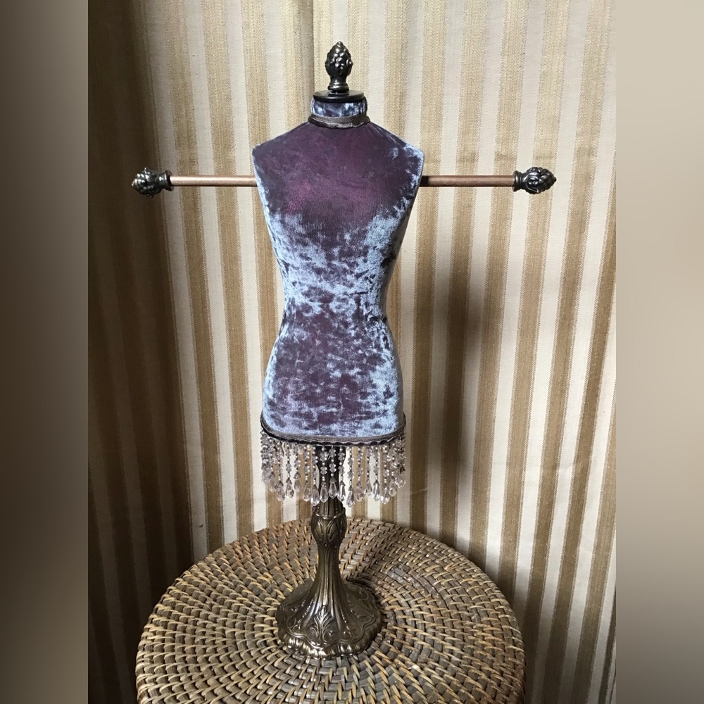 Retro Vintage Look Jewelry Mannequin